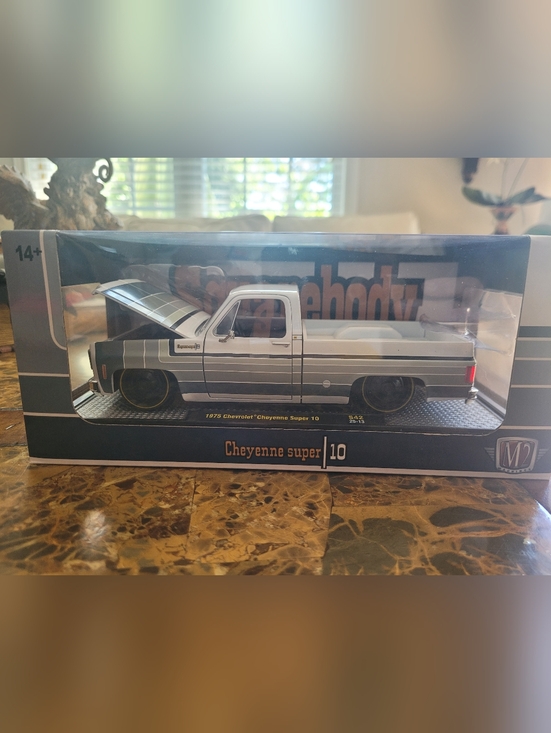 M2 Machines Other - M2 Machines 1975 Chevrolet Cheyenne Super 10 Die-Cast Pickup